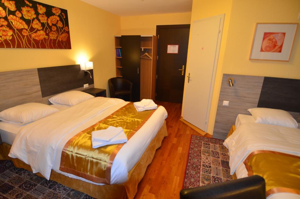 Beausite Hotel Crissier Room photo