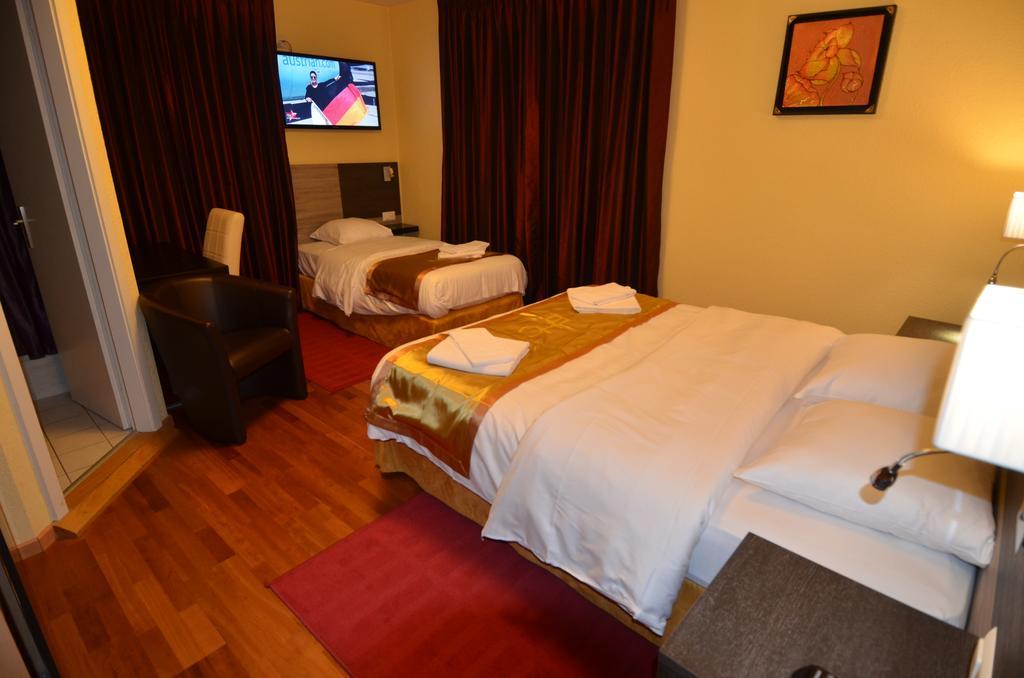 Beausite Hotel Crissier Room photo