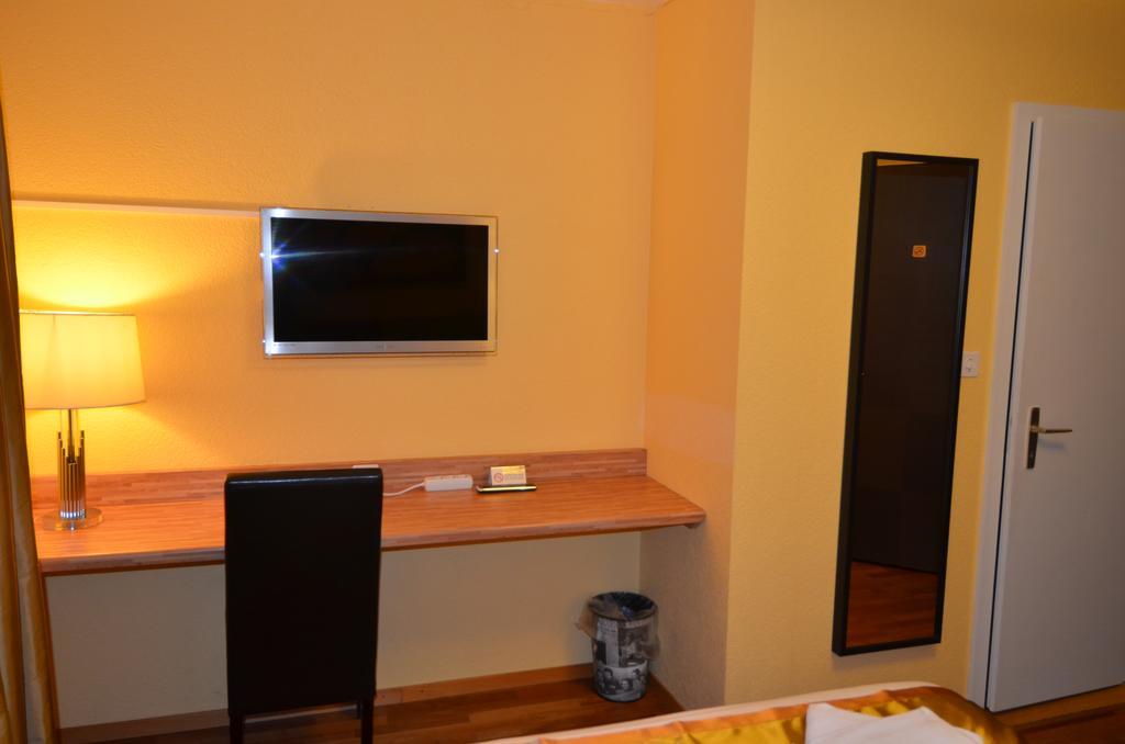 Beausite Hotel Crissier Room photo