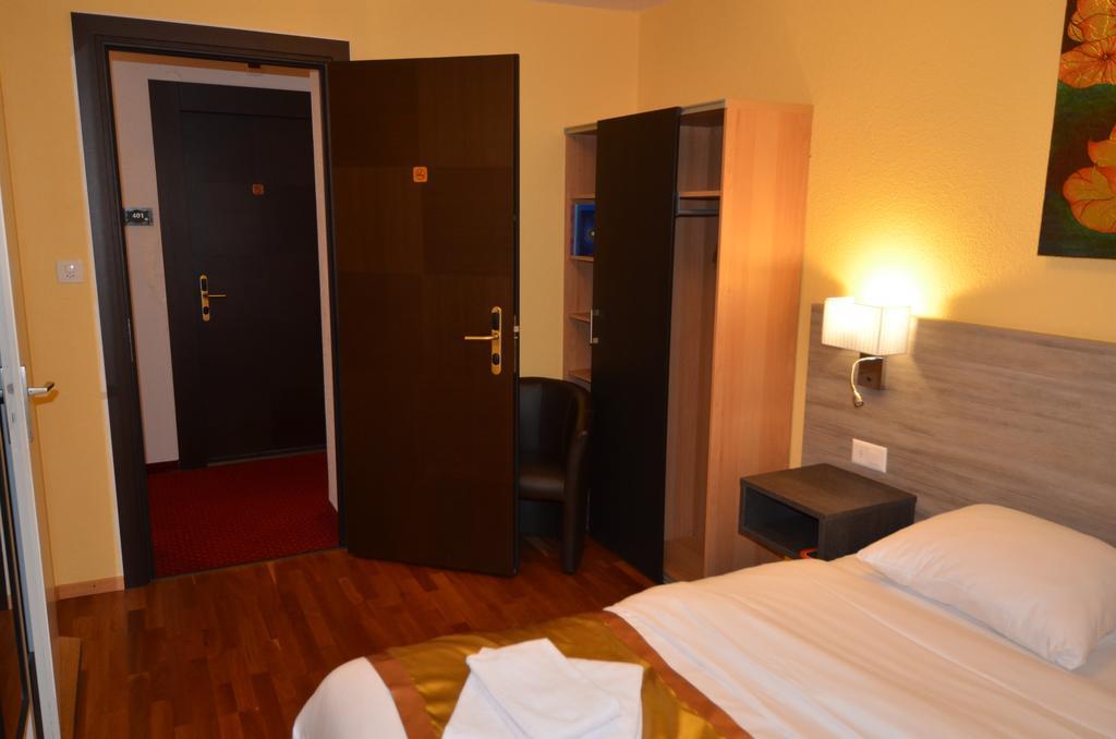 Beausite Hotel Crissier Room photo