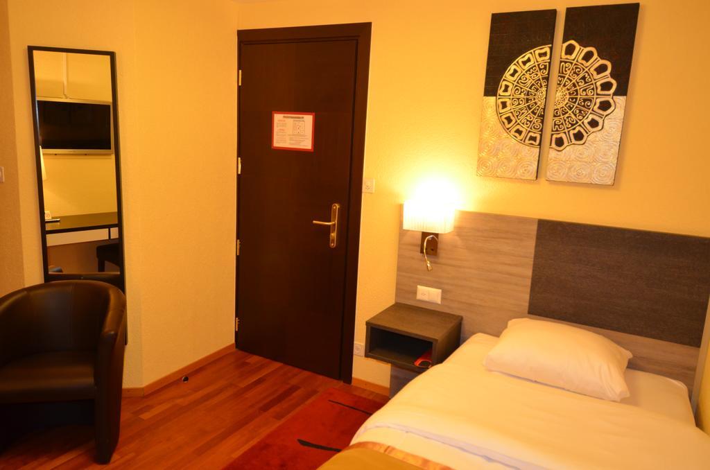 Beausite Hotel Crissier Room photo